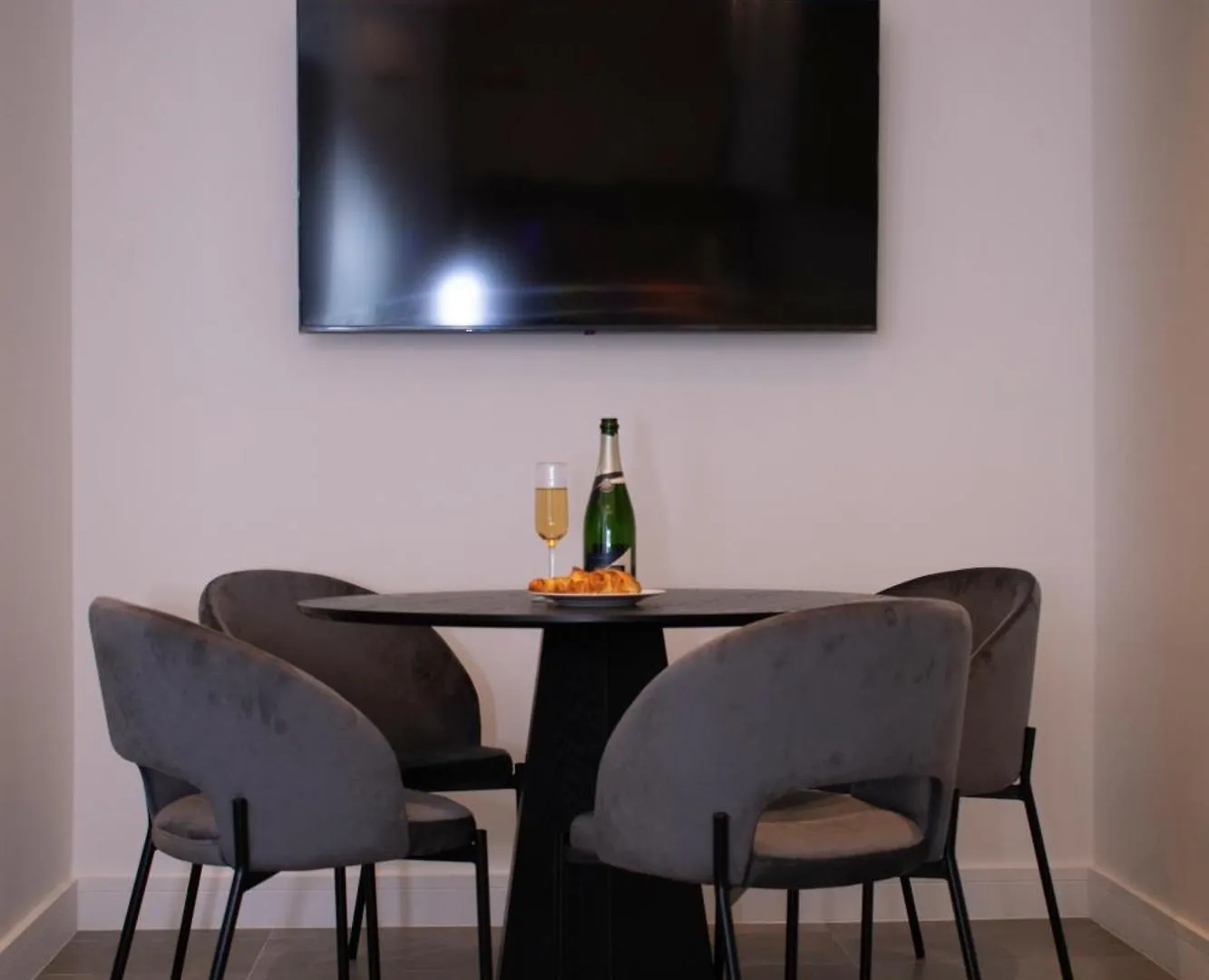 Luxury Cozy 2 Bdr Downtown Apt.1 Budapest